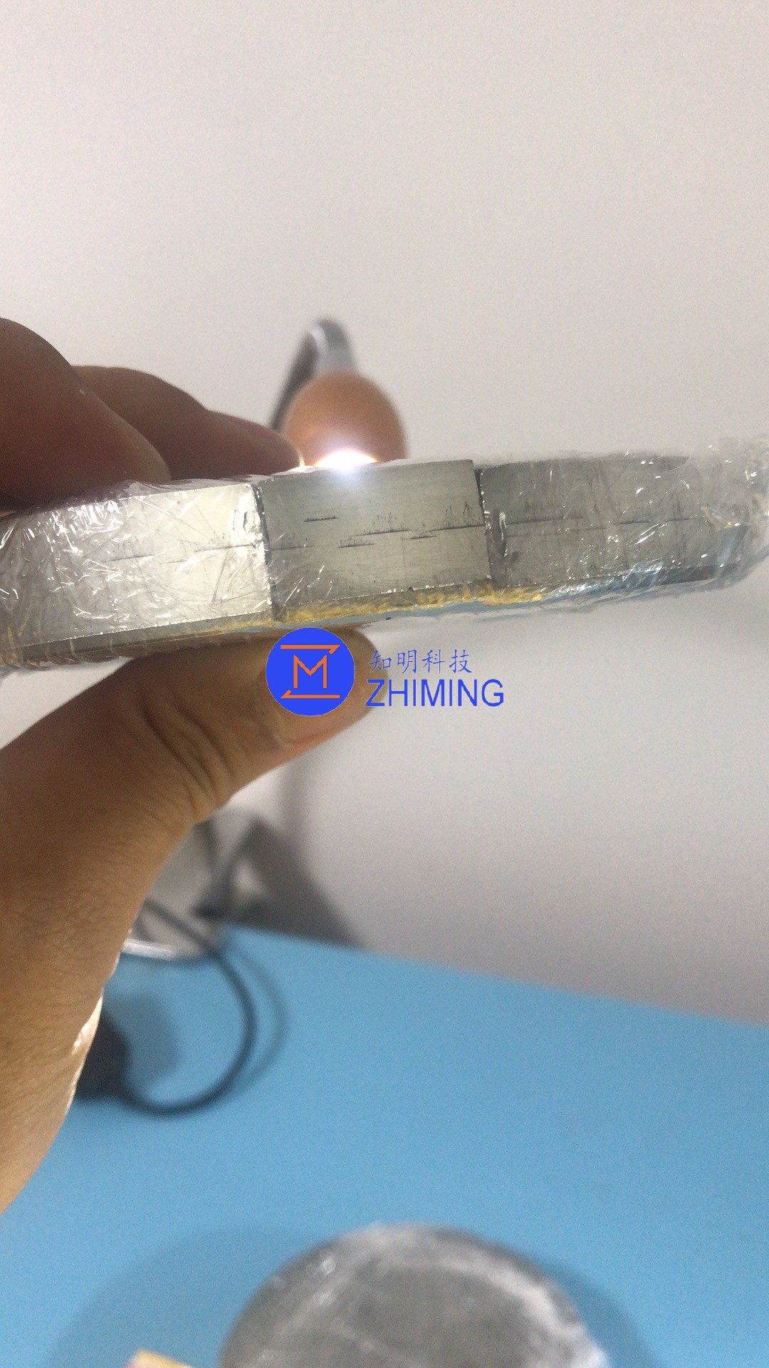 莫桑晶体-硬度高达9.25，仅次于钻石，成为宝石界中第二坚硬的宝石